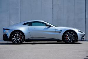 Aston Martin Vantage 2018 года  (JP)